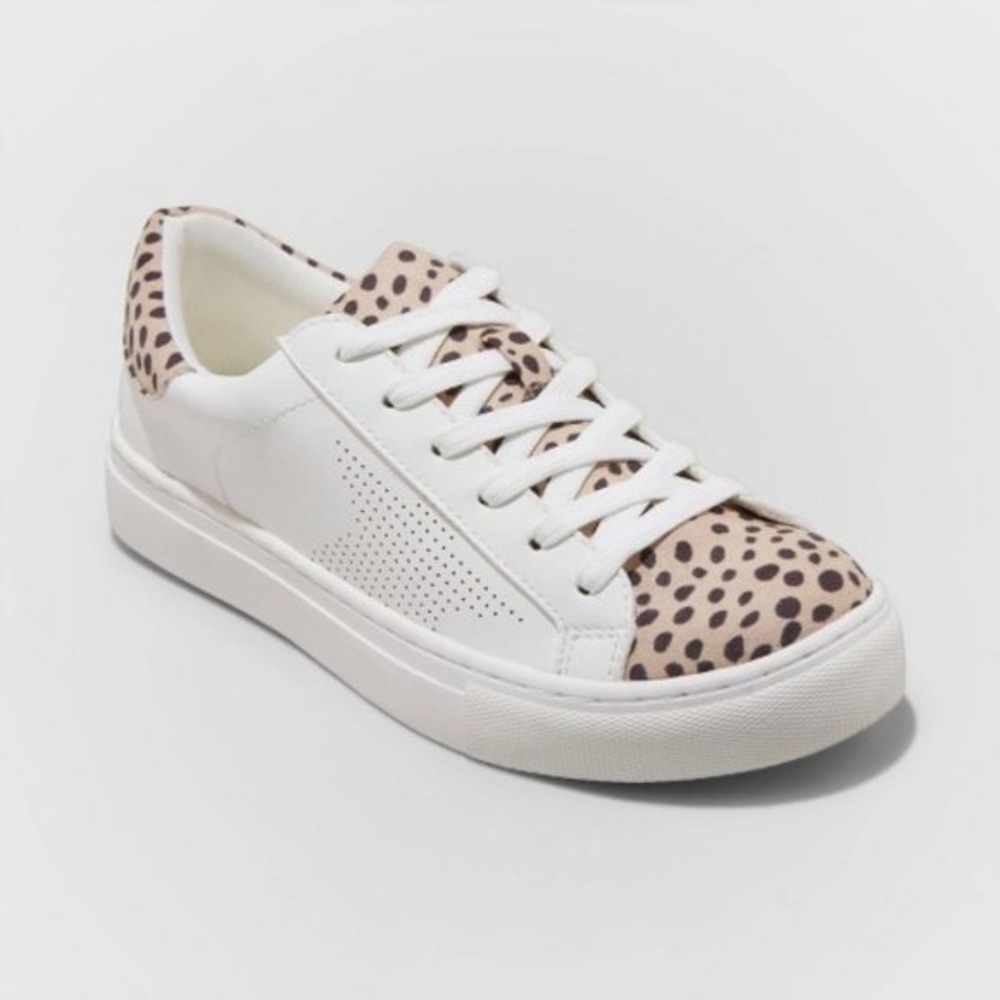 Women's Cadey Lace Up Sneakers - Universal Thread™